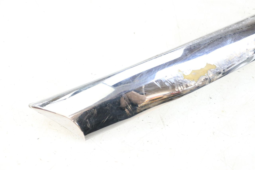 photo de TAPA DEBAJO DEL ASIENTO IZQUIERDO PIAGGIO XEVO - X EVO 125 (2007 - 2017) - Vista general del producto