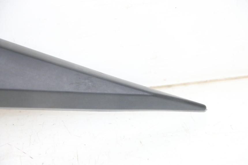 photo de TAPA BAJO ASIENTO IZQUIERDA YAMAHA XJ6 ABS 600 (2008 - 2016) - Detalles de los puntos de fijación