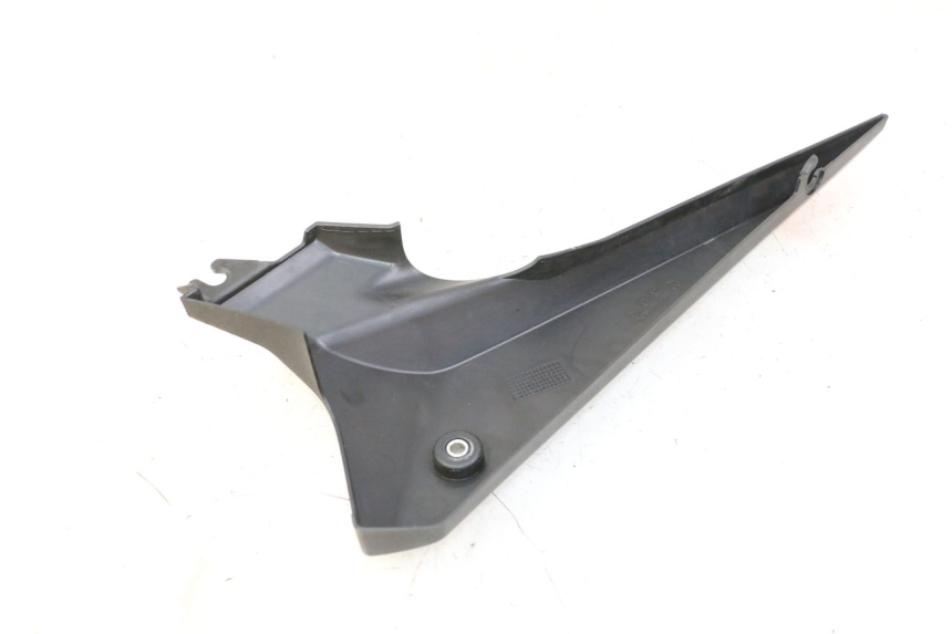 photo de TAPA BAJO ASIENTO IZQUIERDA YAMAHA XJ6 ABS 600 (2008 - 2016) - Detalle de la pieza