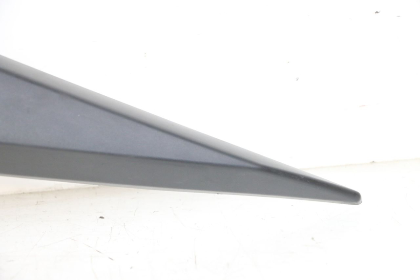 photo de TAPA BAJO ASIENTO IZQUIERDA YAMAHA XJ6 ABS 600 (2008 - 2016) - Primer plano técnico