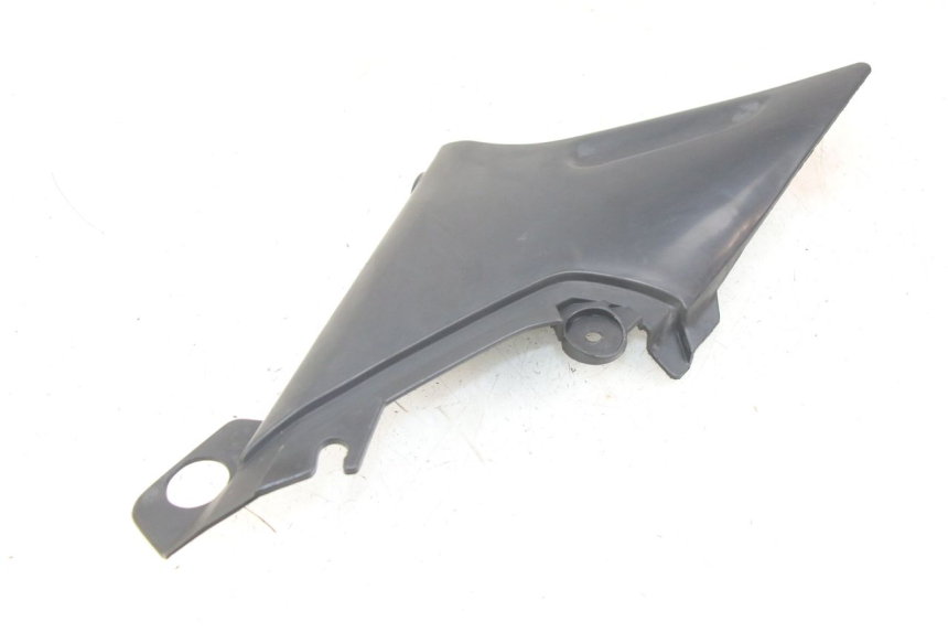 photo de TAPA BAJO ASIENTO IZQUIERDA YAMAHA XJN DIVERSION 600 (2000 - 2003) - Primer plano técnico