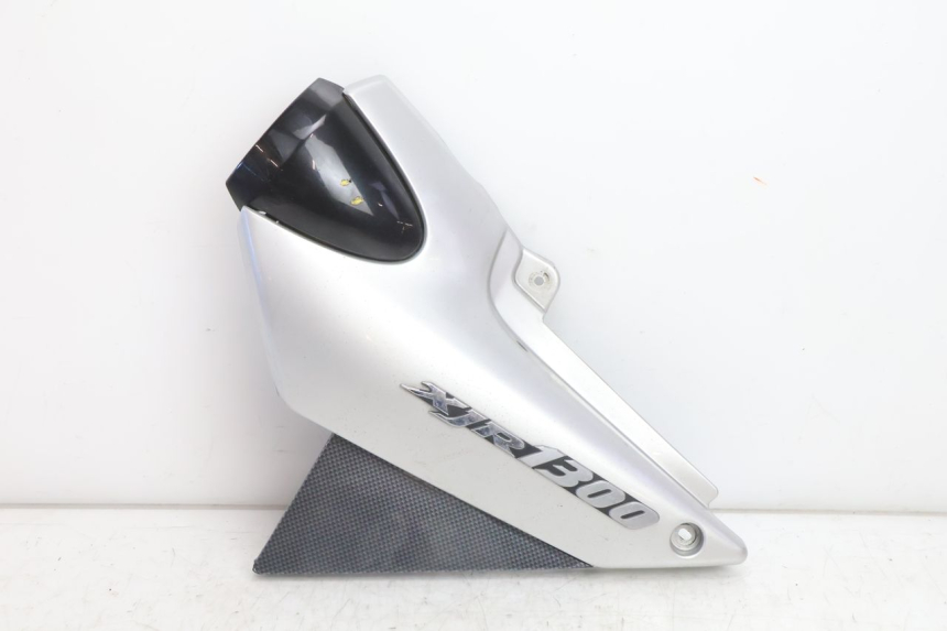 photo de TAPA BAJO ASIENTO IZQUIERDA YAMAHA XJR 1300 (1998 - 2002) - Vista principal