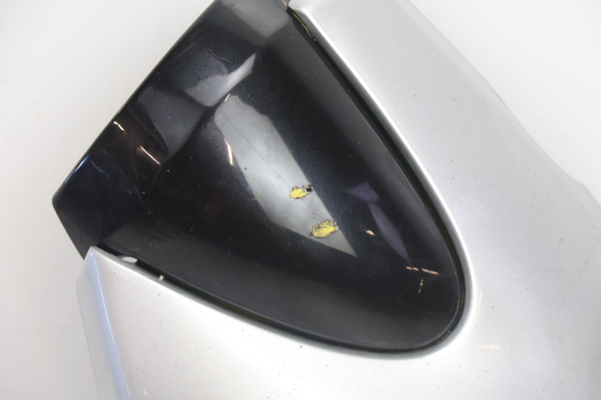 photo de TAPA BAJO ASIENTO IZQUIERDA YAMAHA XJR 1300 (1998 - 2002) - Detalle de la pieza