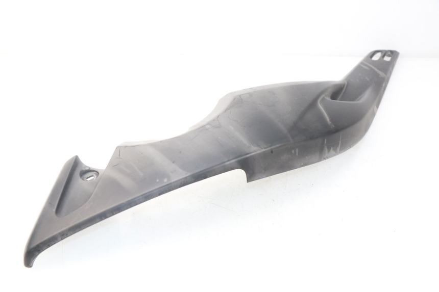 photo de TAPA DEBAJO DEL ASIENTO IZQUIERDO YAMAHA XP T-MAX TMAX ABS 500 (2004 - 2007) - Vista general del producto