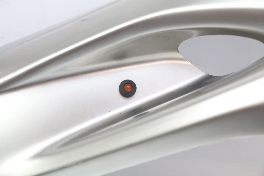 photo de TAPA BAJO ASIENTO IZQUIERDA YAMAHA XP T-MAX TMAX 500 (2004 - 2007) - Zoom estado de uso