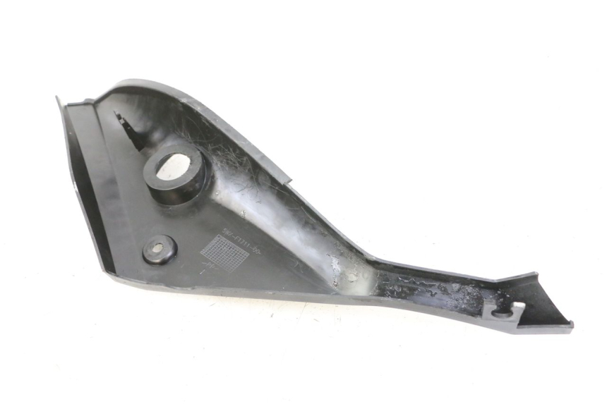 photo de TAPA BAJO ASIENTO IZQUIERDA YAMAHA TZR 50 (2008 - 2016) - Otra perspectiva