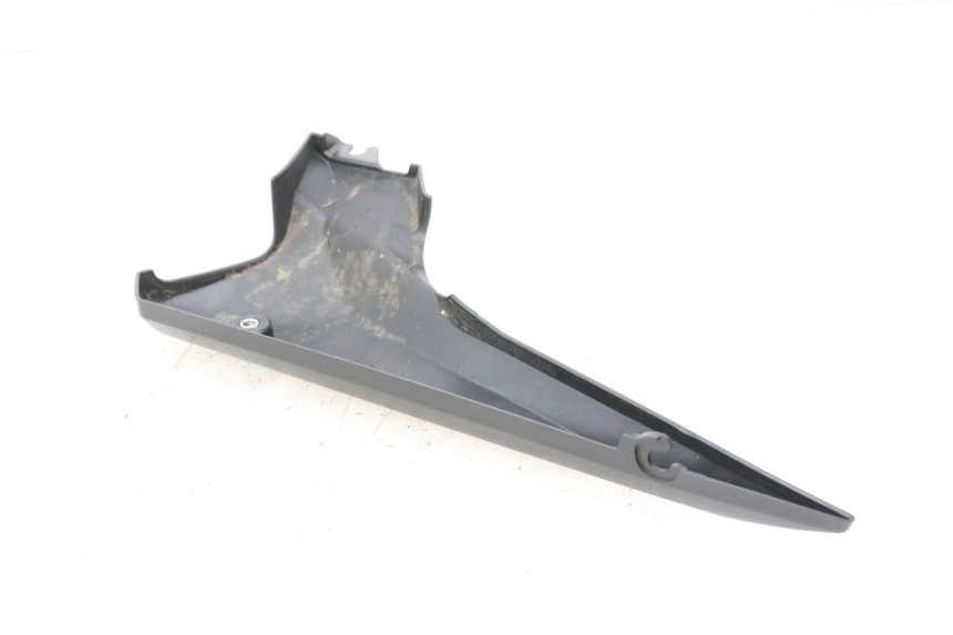 photo de TAPA BAJO ASIENTO IZQUIERDA YAMAHA XJ6 600 (2008 - 2016) - Detalle de la pieza