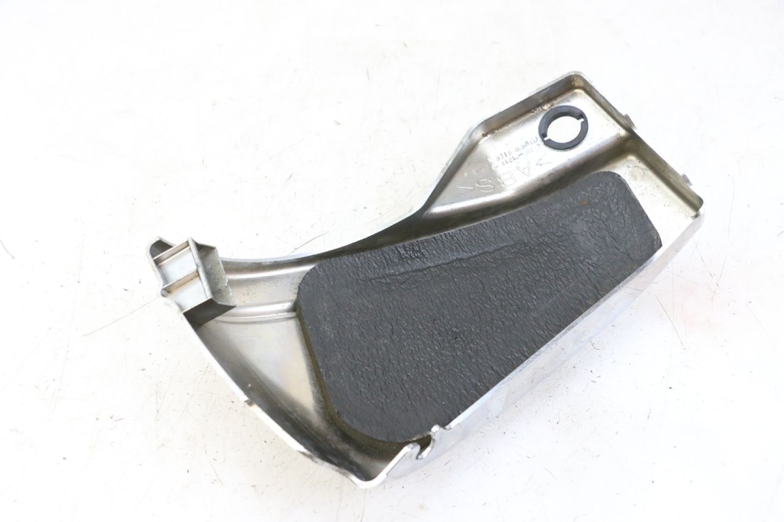photo de TAPA BAJO ASIENTO IZQUIERDA YAMAHA XVS DRAG STAR DRAGSTAR 650 (1997 - 2007) - Primer plano técnico