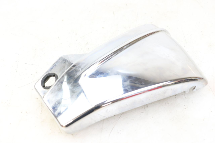 photo de TAPA BAJO ASIENTO IZQUIERDA YAMAHA XVS DRAG STAR DRAGSTAR 650 (1997 - 2007) - Detalles de los puntos de fijación