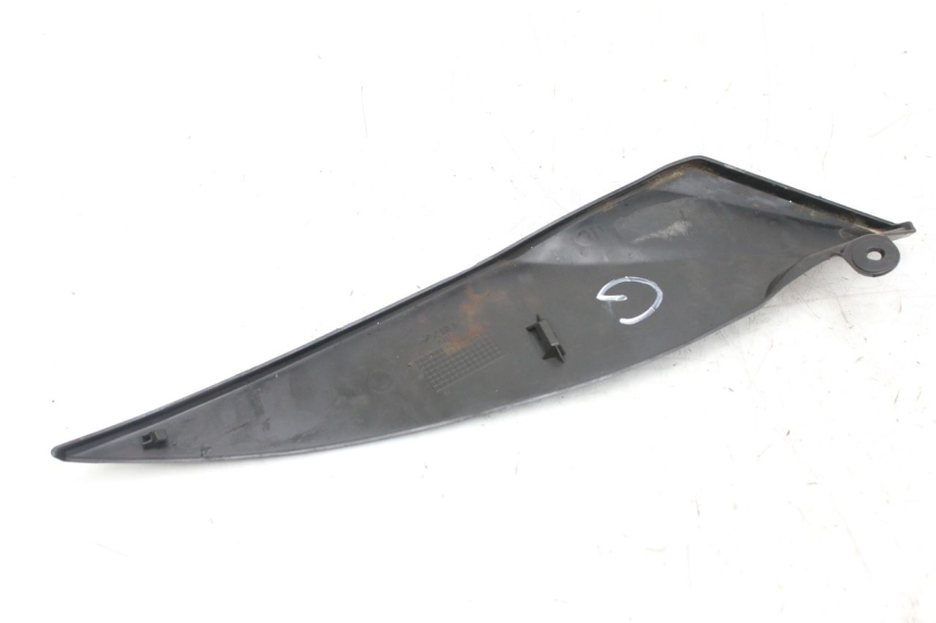 photo de TAPA DEBAJO DEL ASIENTO IZQUIERDO YAMAHA YZF R1 1000 (2007 - 2008) - Zoom estado de uso