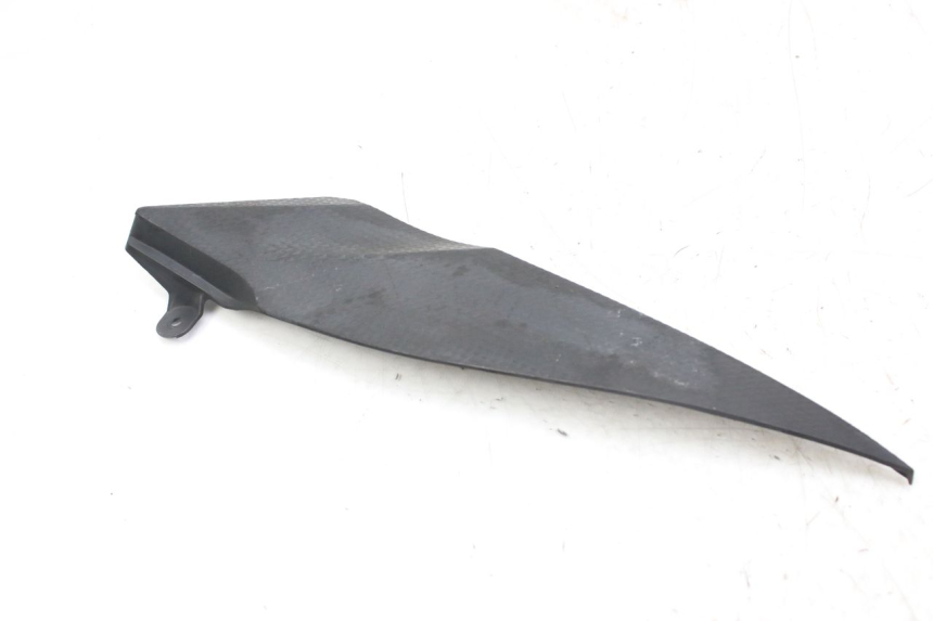 photo de TAPA DEBAJO DEL ASIENTO IZQUIERDO YAMAHA YZF R1 1000 (2007 - 2008) - Detalles de los puntos de fijación