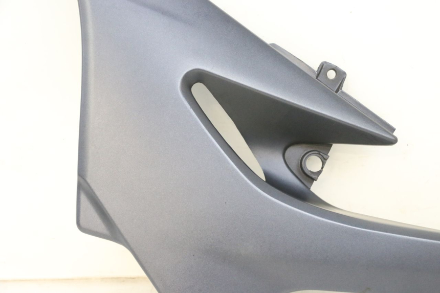 photo de TAPA BAJO ASIENTO IZQUIERDA KAWASAKI ZR 7 750 (1999 - 2004) - Otra vista del artículo