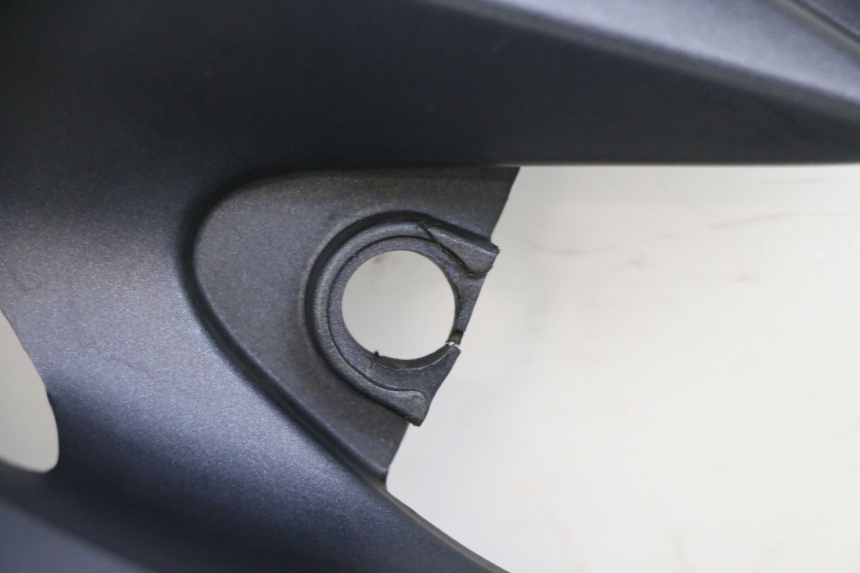 photo de TAPA BAJO ASIENTO IZQUIERDA KAWASAKI ZR 7 750 (1999 - 2004) - Estado de la superficie y material