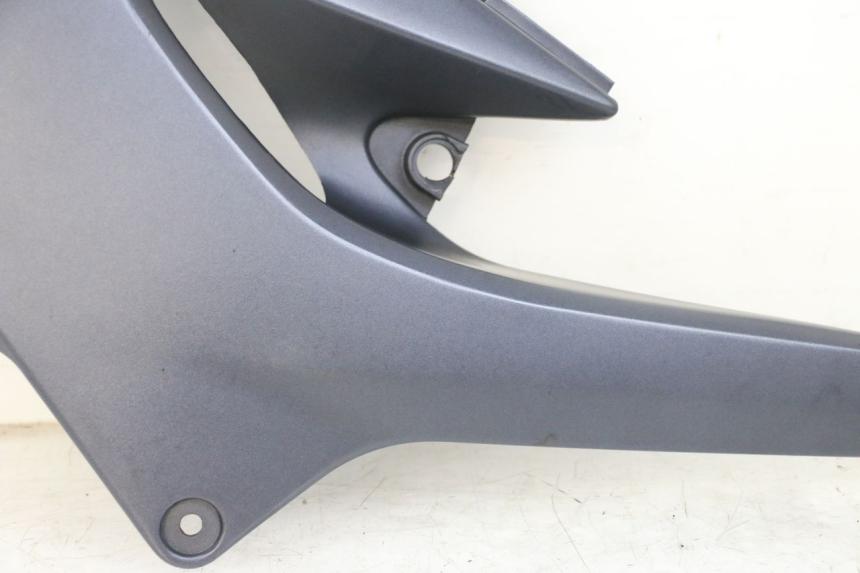 photo de TAPA BAJO ASIENTO IZQUIERDA KAWASAKI ZR 7 750 (1999 - 2004) - Marcados y referencias originales