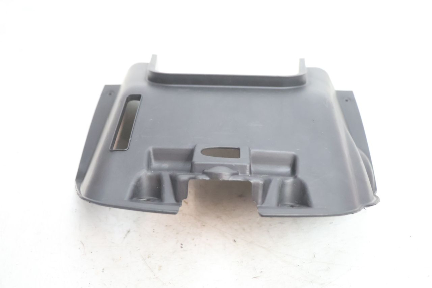 photo de TAPA BAJO ASIENTO GILERA GP 800 (2007 - 2013) - Zoom estado de uso