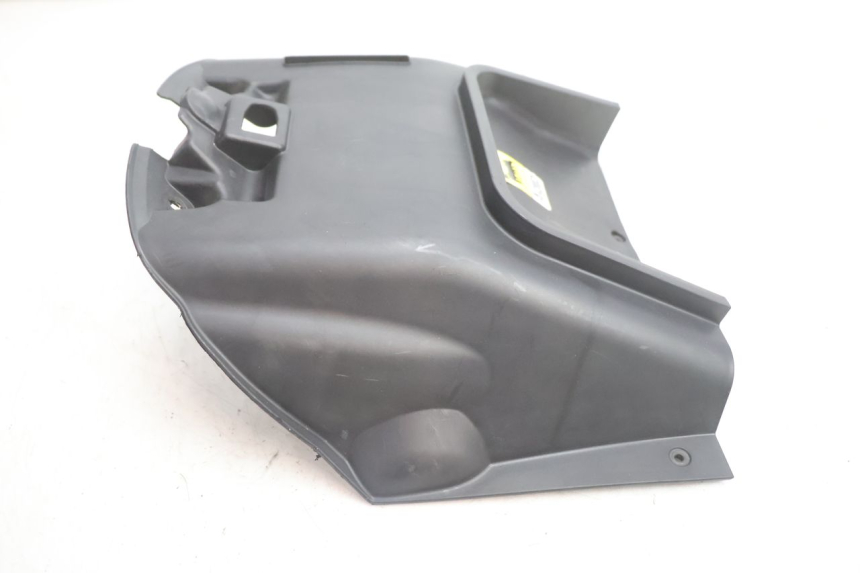 photo de TAPA BAJO ASIENTO GILERA GP 800 (2007 - 2013) - Otra perspectiva