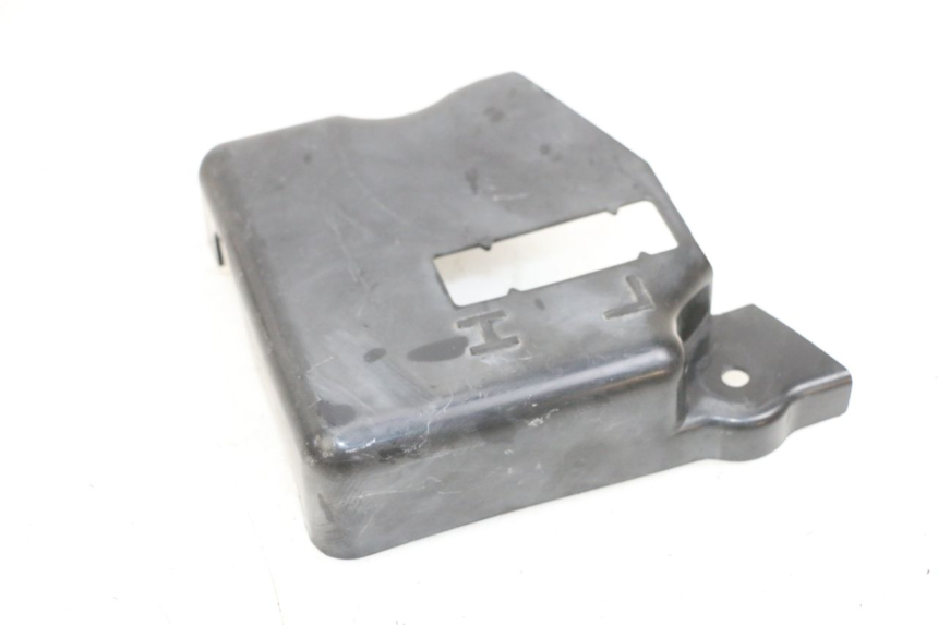 photo de TAPA BAJO ASIENTO KAWASAKI GPX R WARBIRD 600 (1988 - 1993) - Zoom estado de uso