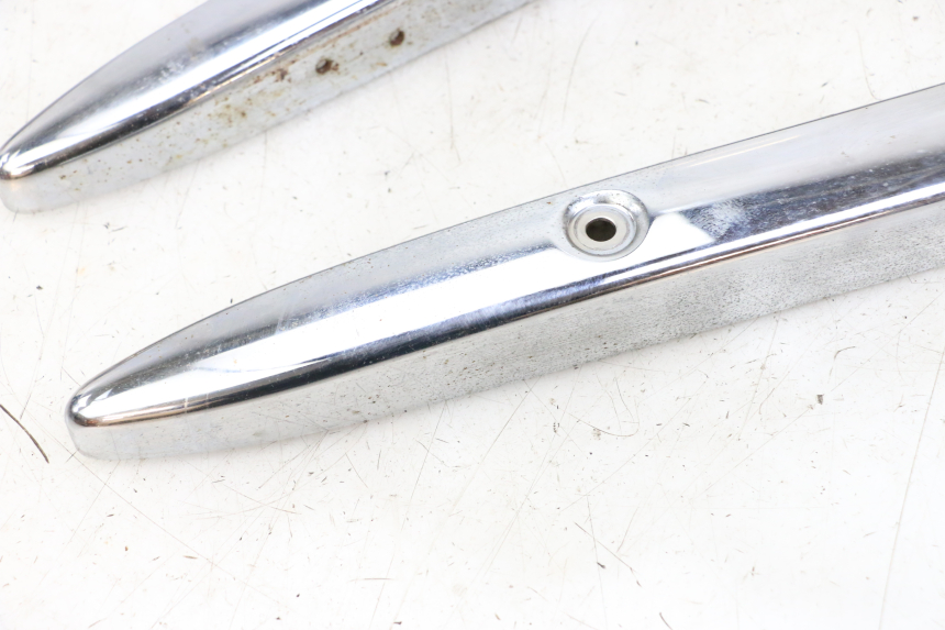 photo de TAPA BAJO ASIENTO SUZUKI GZ MARAUDER 125 (1998 - 2004) - Otra perspectiva