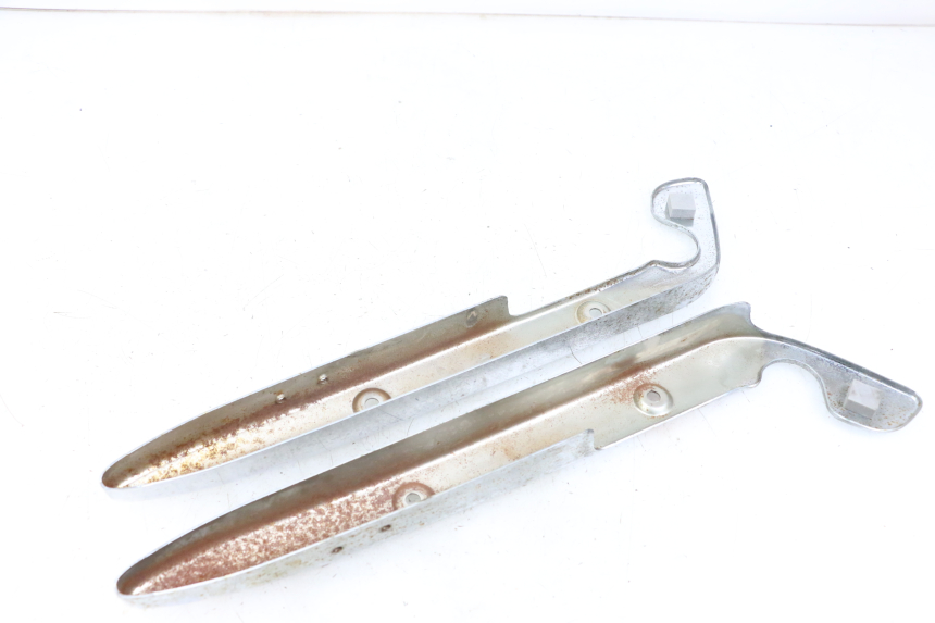 photo de TAPA BAJO ASIENTO SUZUKI GZ MARAUDER 125 (1998 - 2004) - Recambio usado revisado