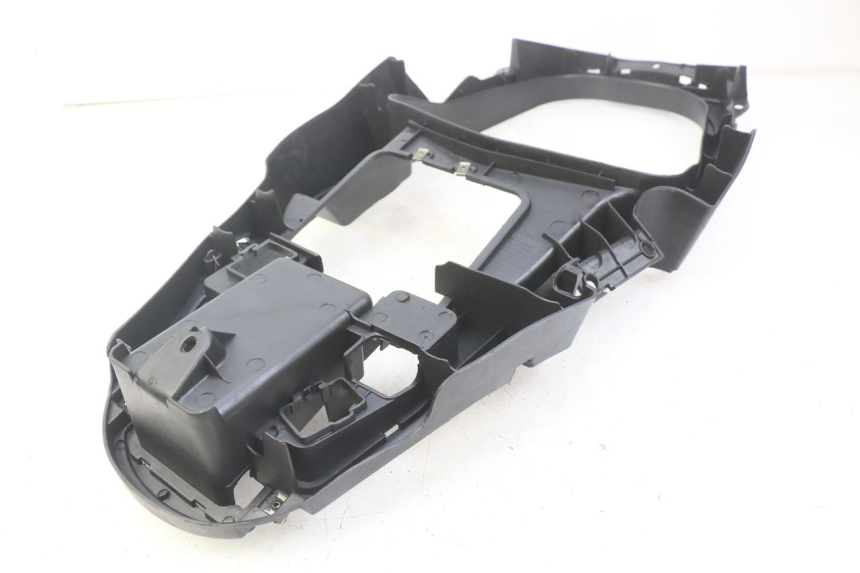 photo de TAPA BAJO EL ASIENTO REVATTO IMPERATOR 125 (2007 - 2015) - Detalle de la pieza