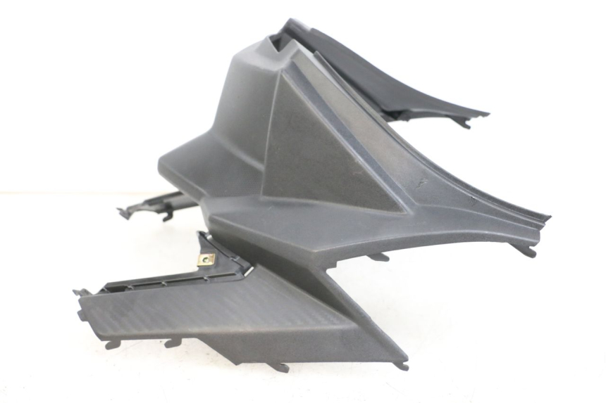 photo de TAPA BAJO EL ASIENTO SYM JET 14 4T 50 (2018 - 2022) - Primer plano técnico