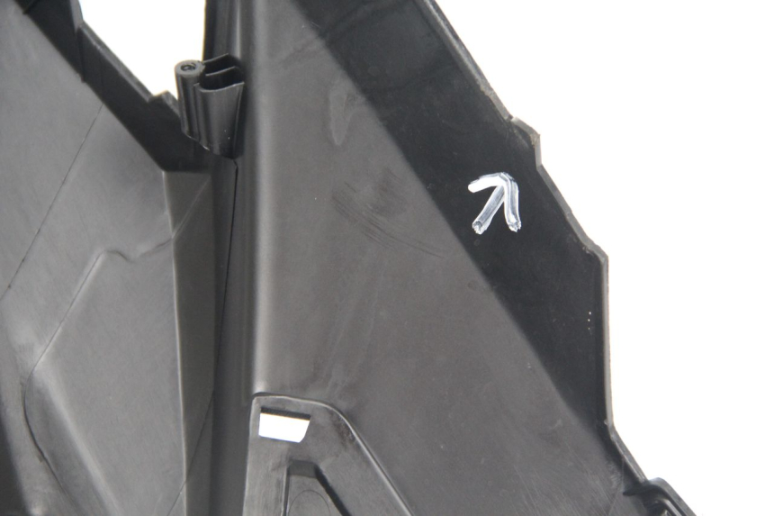 photo de TAPA BAJO EL ASIENTO SYM JET 4 4T 50 (2018 - 2021) - Detalles de los puntos de fijación