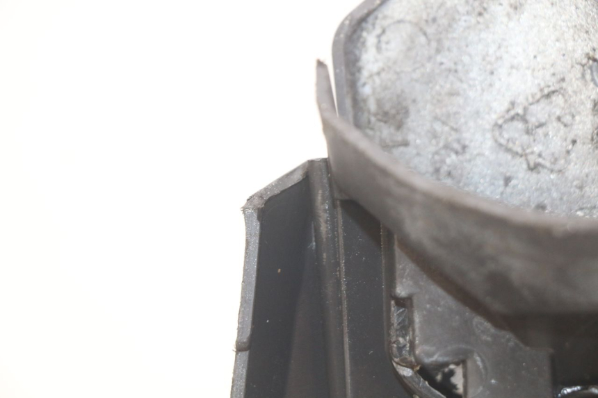 photo de TAPA DEBAJO DEL ASIENTO SYM JET SPORT XR 50 (2006 - 2015) - Zoom estado de uso