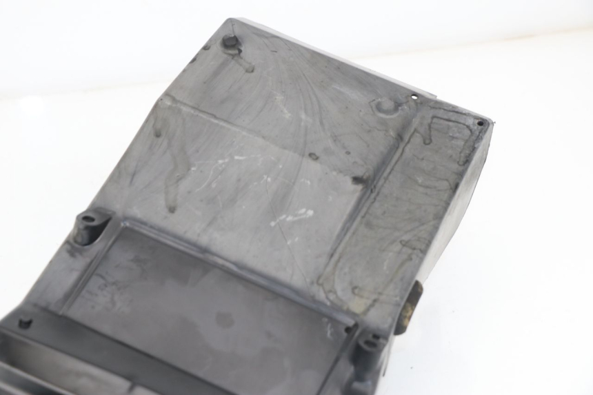 photo de TAPA BAJO EL ASIENTO KAWASAKI Z 750 (2007 - 2013) - Zoom estado de uso