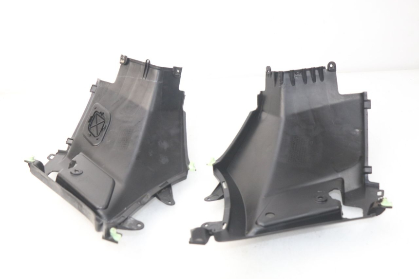 photo de TAPA DEBAJO DEL ASIENTO PEUGEOT KISBEE 2T 50 (2010 - 2017) - Detalle de la pieza