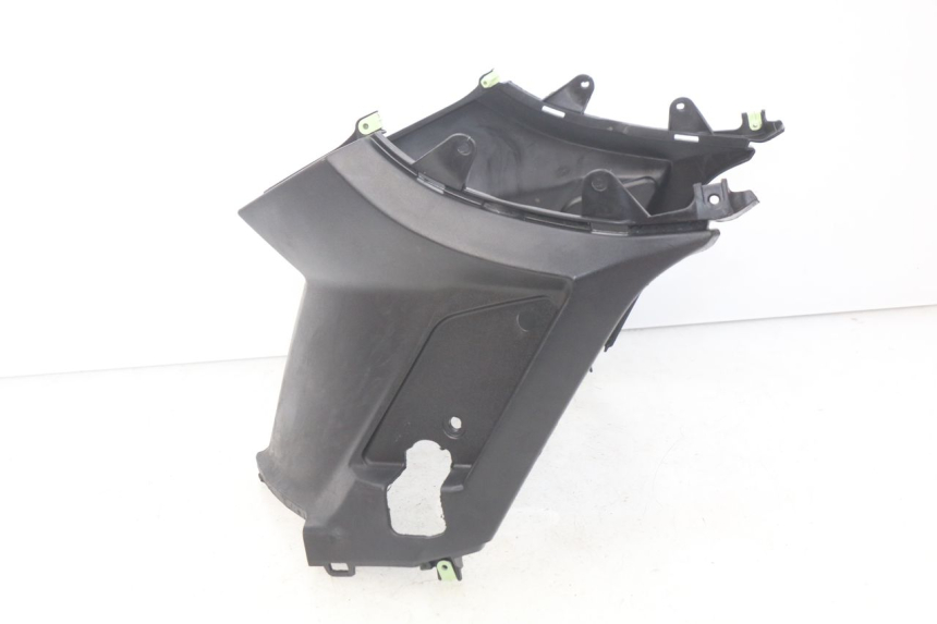photo de TAPA DEBAJO DEL ASIENTO PEUGEOT KISBEE 2T 50 (2010 - 2017) - Primer plano técnico