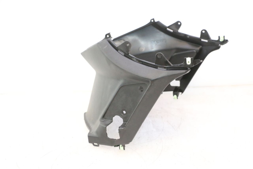 photo de TAPA BAJO ASIENTO PEUGEOT KISBEE 4T 50 (2023 - 2026) - Zoom sobre los componentes