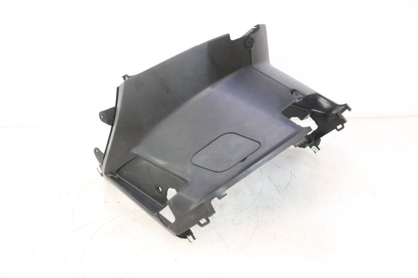 photo de TAPA BAJO ASIENTO PEUGEOT KISBEE 4T 50 (2023 - 2026) - Marcados y referencias originales