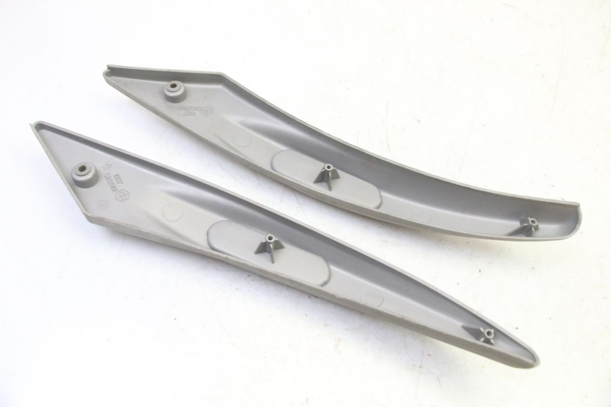 photo de TAPA DEBAJO DEL ASIENTO PIAGGIO LIBERTY 4T 50 (2009 - 2015) - Otra perspectiva