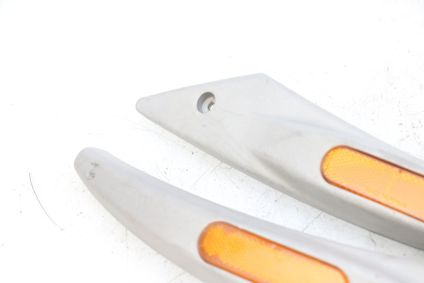 photo de TAPA BAJO EL ASIENTO PIAGGIO LIBERTY 125 (2009 - 2013) - Vista general del producto