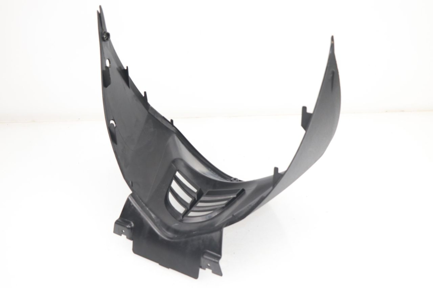 photo de TAPA BAJO ASIENTO SYM MIO 50 (2011 - 2017) - Detalle de la pieza