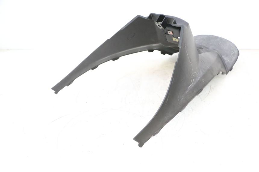 photo de TAPA BAJO ASIENTO KYMCO MOVIE S 125 (2009 - 2018) - Detalles de los puntos de fijación