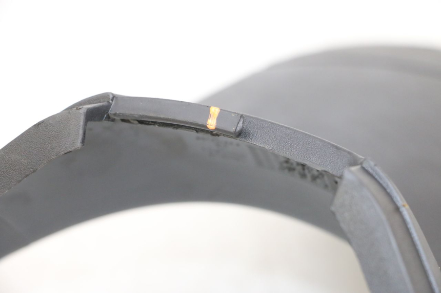 photo de TAPA DEBAJO DEL ASIENTO PIAGGIO NEW TYPHOON 50 (2018 - 2021) - Detalles de los puntos de fijación