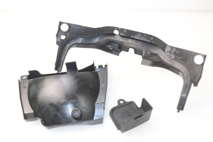 photo de TAPA BAJO ASIENTO HONDA NSS EX FORZA 250 (2005 - 2013) - Primer plano técnico