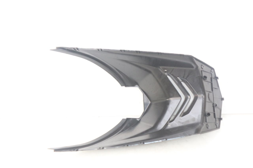 photo de TAPA BAJO EL ASIENTO SYM ORBIT III 3 4T 50 (2018 - 2021) - Detalle de la pieza