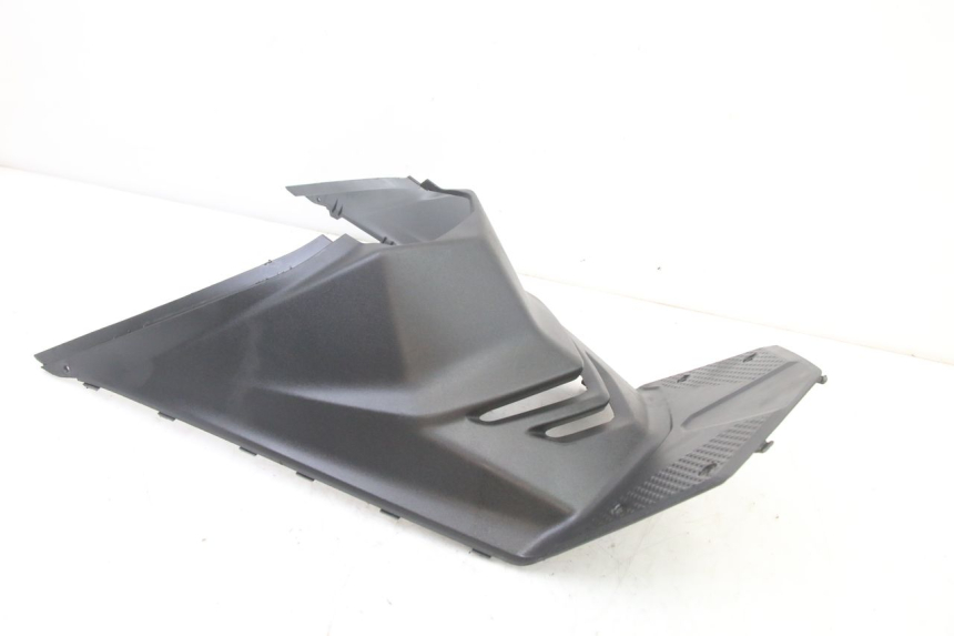 photo de TAPA BAJO ASIENTO SYM ORBIT III 3 4T 50 (2021 - 2025) - Detalle de la pieza