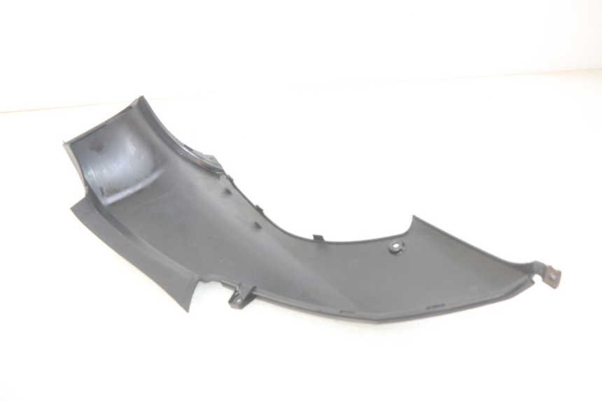 photo de TAPA DEBAJO DEL ASIENTO MBK OVETTO 2T 50 (2007 - 2017) - Detalle de la pieza