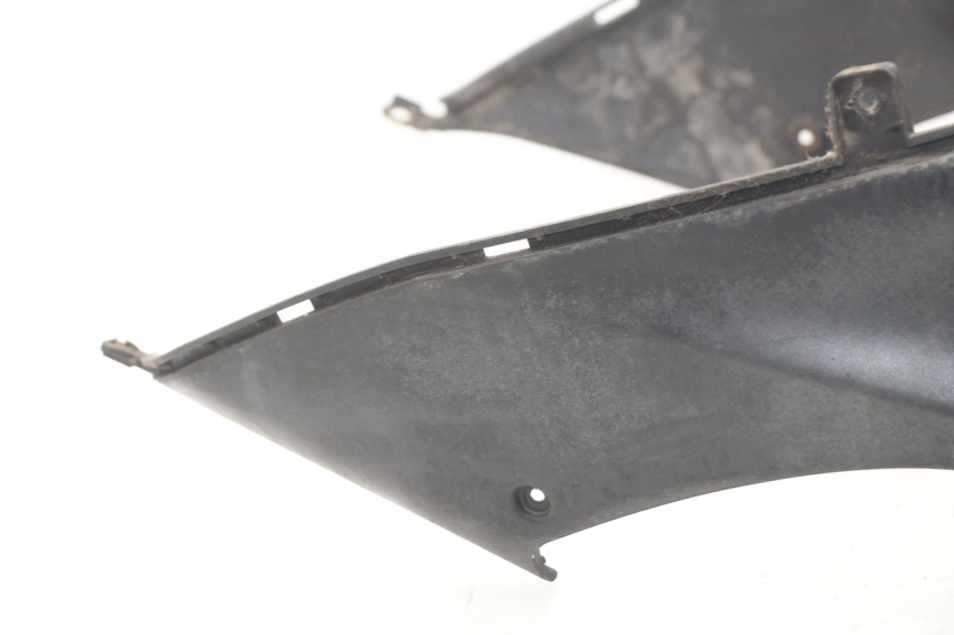 photo de TAPA BAJO ASIENTO MBK OVETTO ONE 2T 50 (2013 - 2017) - Estado de la superficie y material