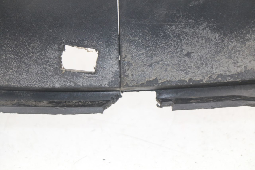 photo de TAPA BAJO ASIENTO MBK OVETTO ONE 2T 50 (2013 - 2017) - Marcados y referencias originales