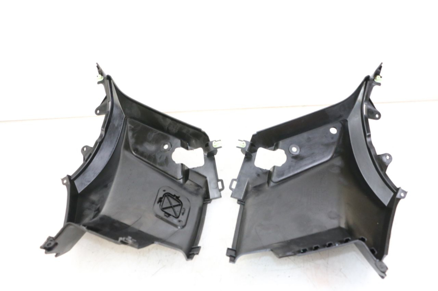 photo de TAPA DEBAJO DEL ASIENTO PEUGEOT KISBEE 4T 50 (2018 - 2022) - Zoom estado de uso