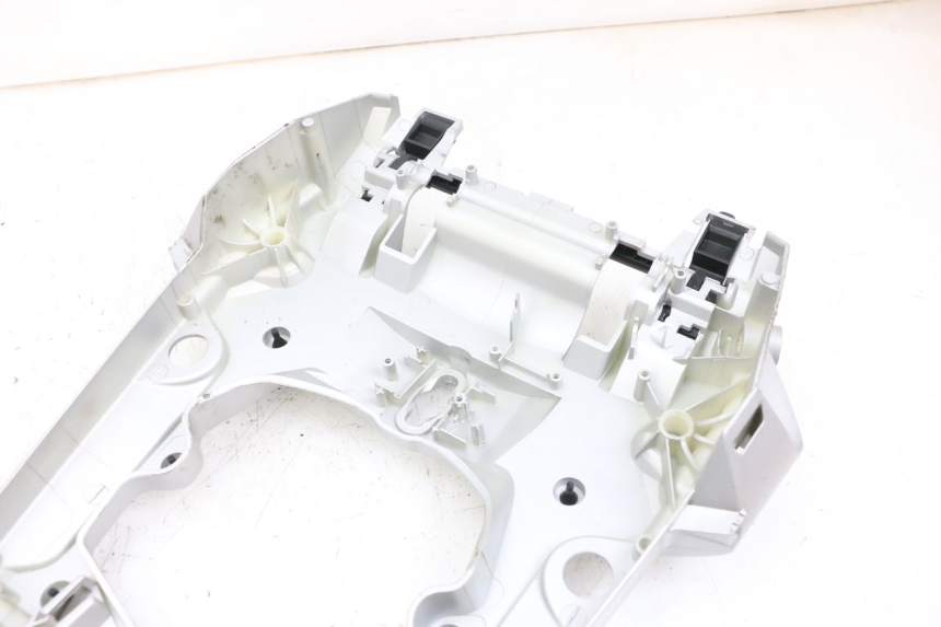 photo de TAPA BAJO ASIENTO BMW R GS 1250 (2021 - 2024) - Primer plano técnico