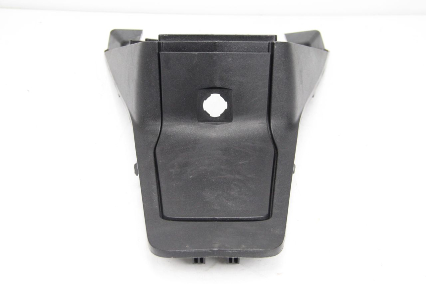 photo de TAPA BAJO ASIENTO PEUGEOT SATELIS 125 (2013 - 2018) - Primer plano técnico