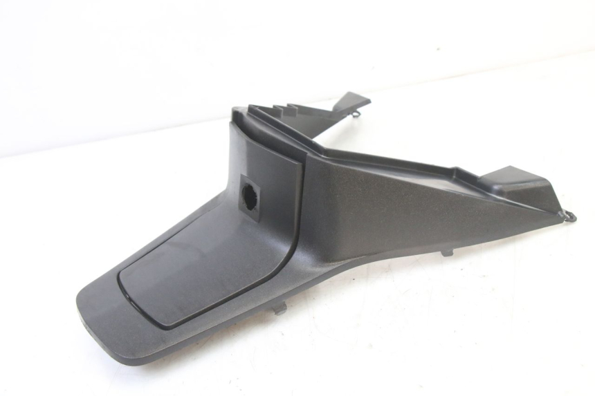 photo de TAPA BAJO ASIENTO PEUGEOT SATELIS 125 (2013 - 2018) - Primer plano técnico