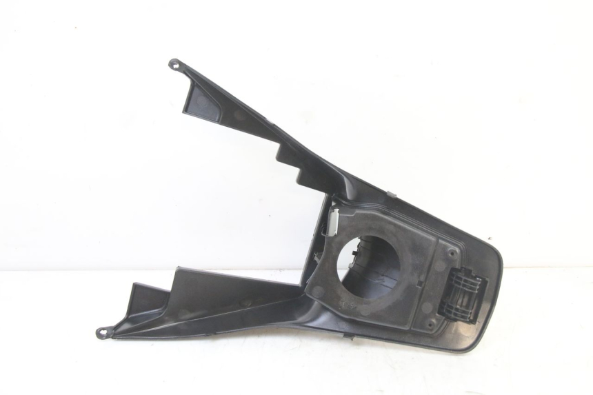 photo de TAPA BAJO ASIENTO PEUGEOT SATELIS 125 (2013 - 2018) - Detalles de los puntos de fijación