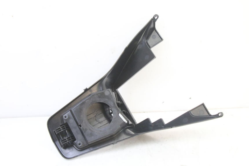 photo de TAPA BAJO ASIENTO PEUGEOT SATELIS 125 (2013 - 2018) - Estado de la superficie y material