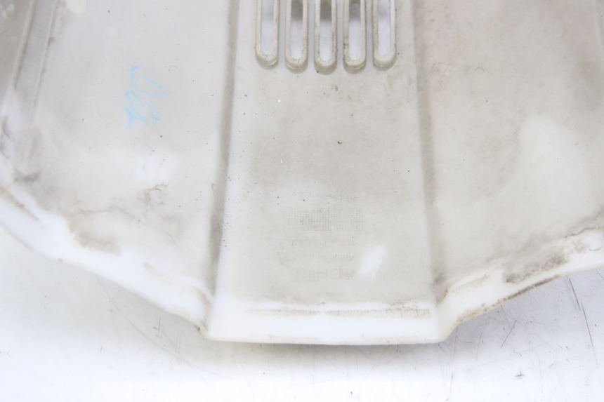 photo de TAPA DEBAJO DEL ASIENTO APRILIA SCARABEO 4T 50 (2009 - 2017) - Detalles de los puntos de fijación